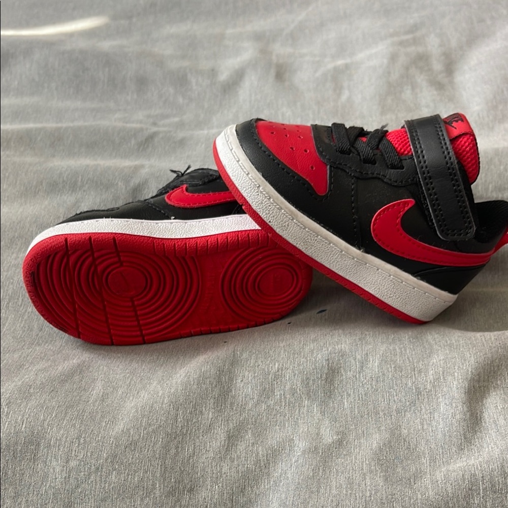Nike Black and Red Sneakers High-Top Design